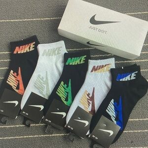 Nike Women’s Colorful Athletic Ankle Socks